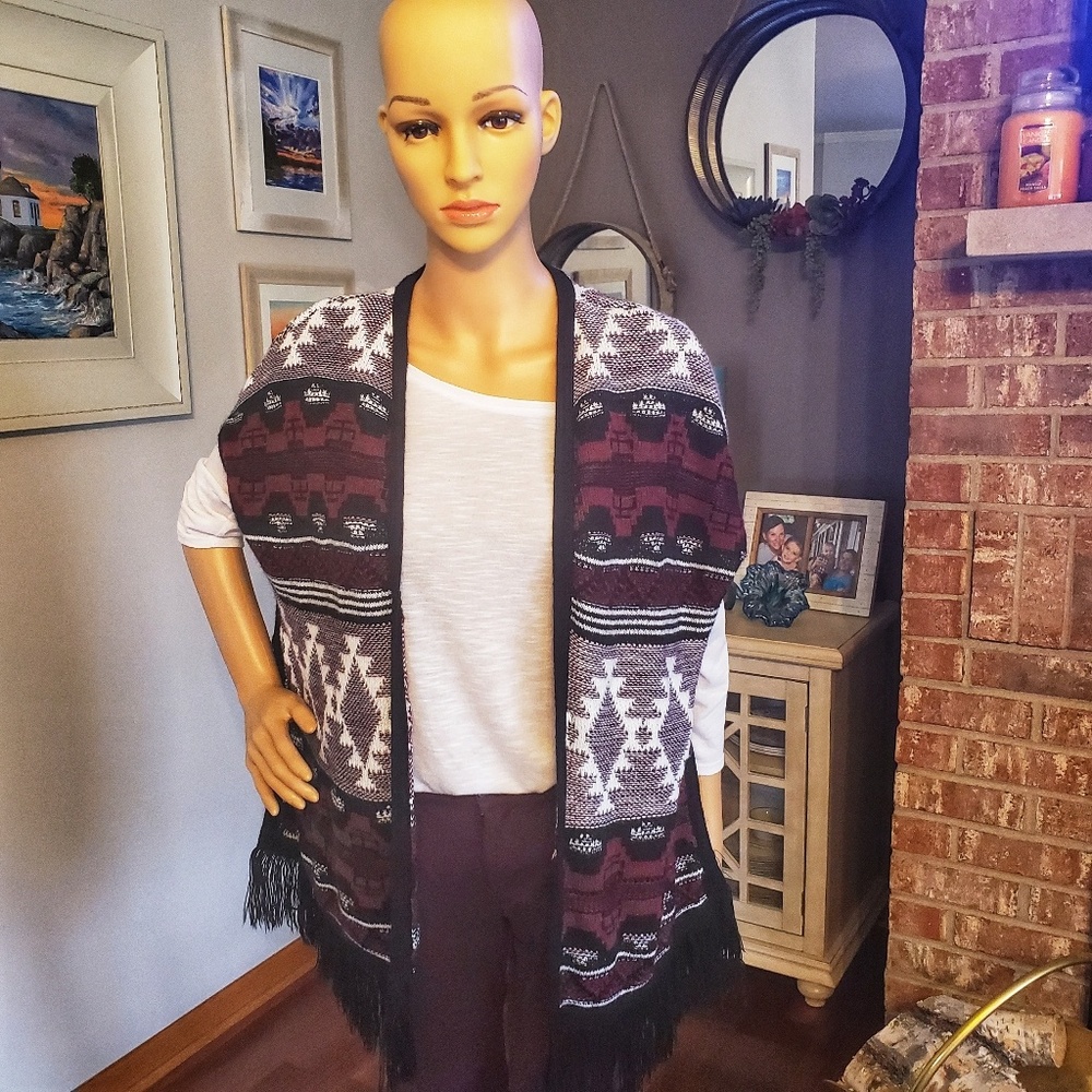 🍒5/$25 Arizona Jean Co. Aztec shrug